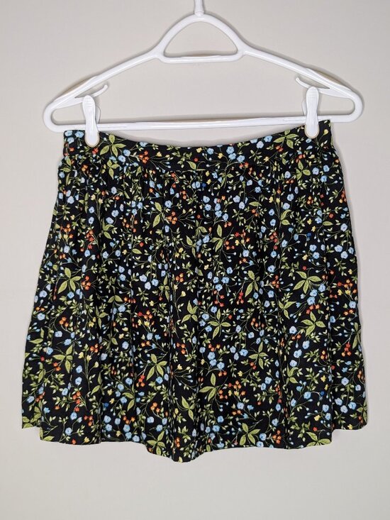 Urban Renewal Dresses & Skirts - Urban Outfitters Recycled Vintage Black Floral Flowy Mini Skirt Size L